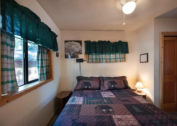 24 Wawona Cabin