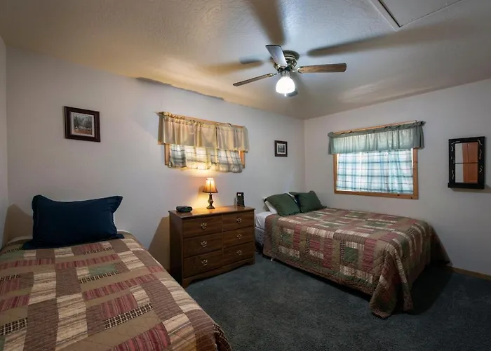 24 Wawona Cabin
